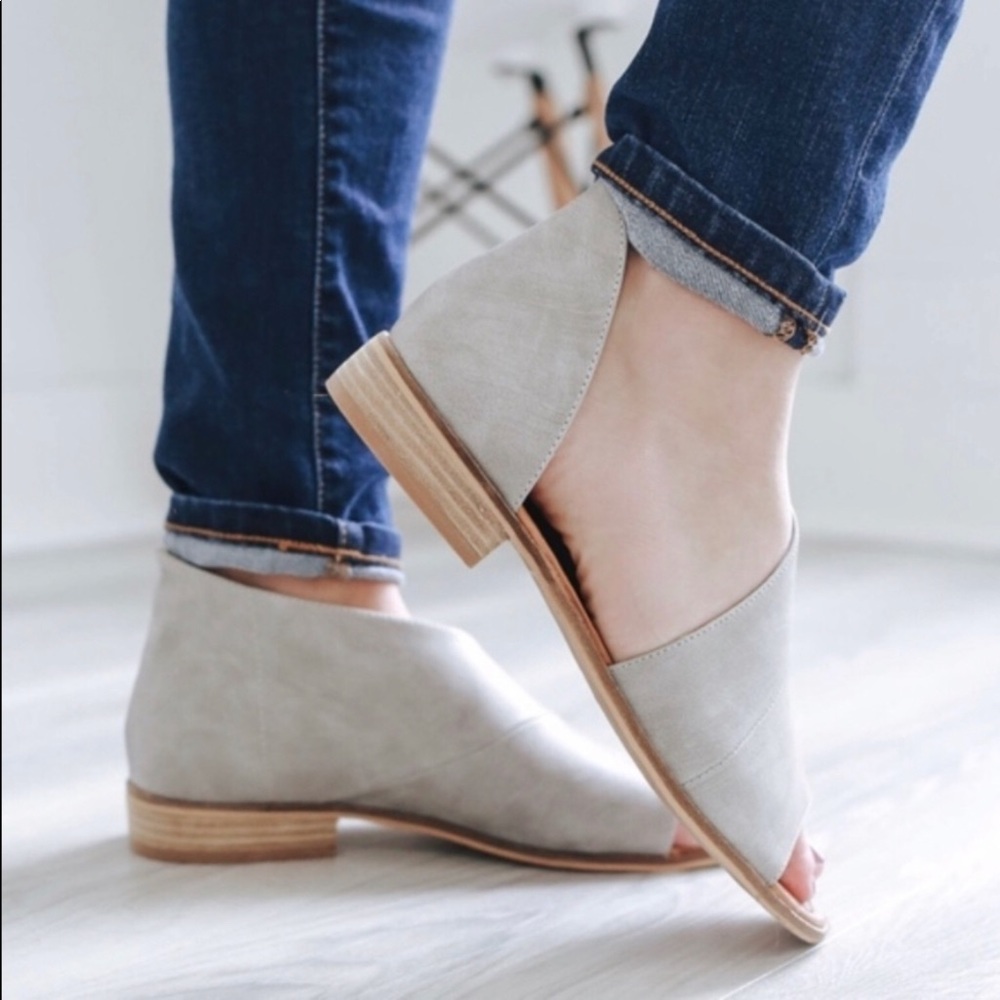 Last - Open Toe Cut Out Ankle Flats - Grey - Picture 4 of 6